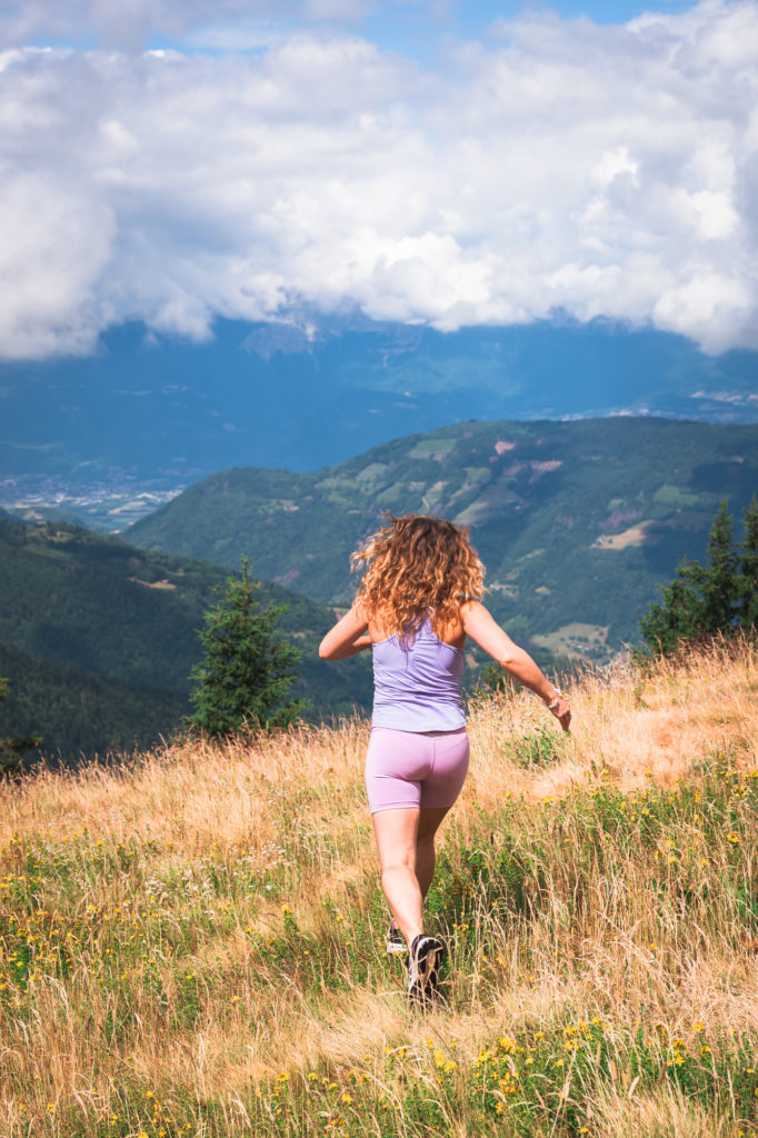 randonnée en belledonne en été : la pierre du carré au collet d'allevard
