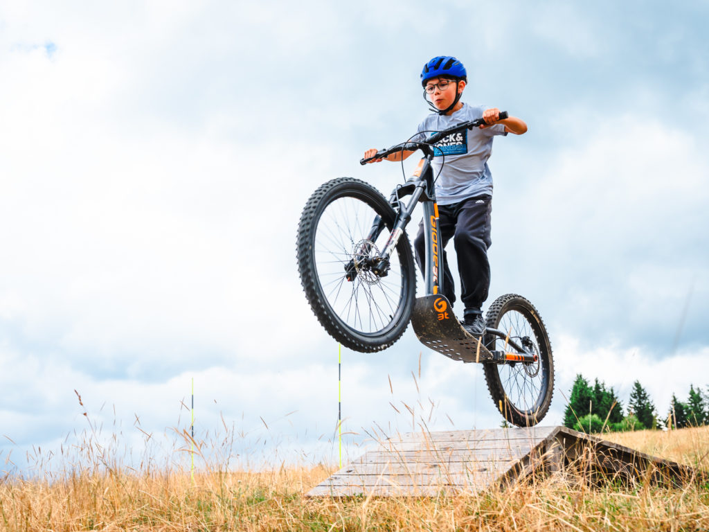 Le massif de Belledonne en été au Collet d'Allevard : randonnées, activités outdoor pour toute la famille et bonnes adresses.