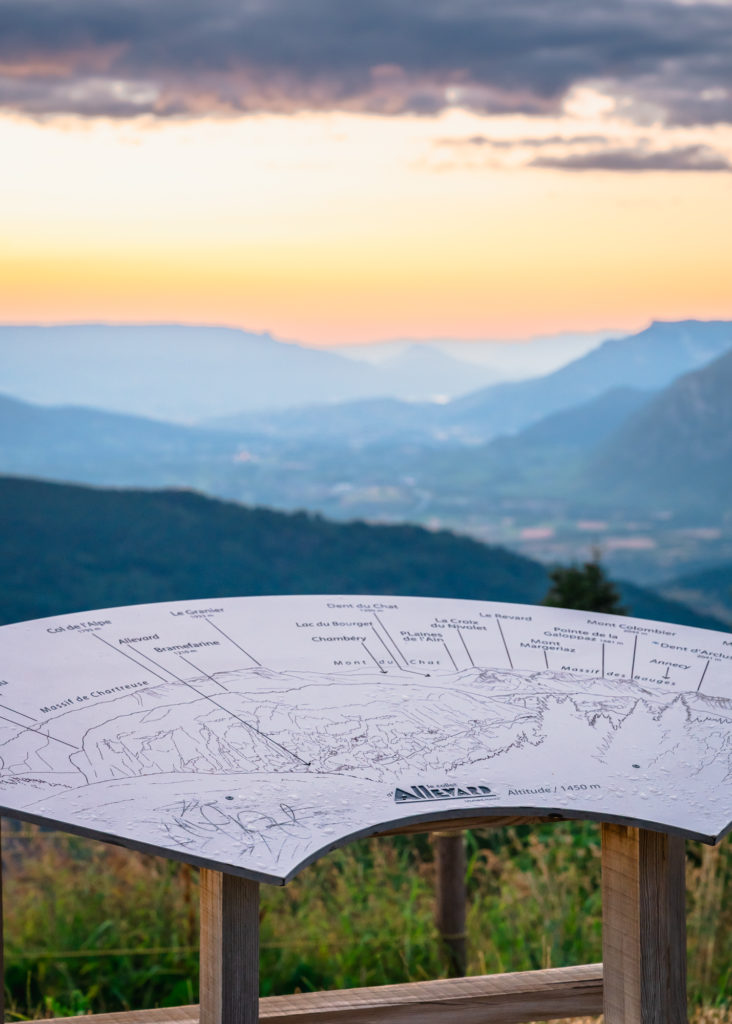 Le massif de Belledonne en été au Collet d'Allevard : randonnées, activités outdoor pour toute la famille et bonnes adresses.