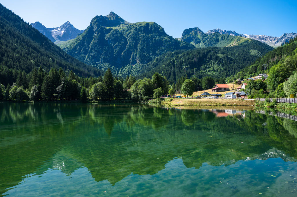 Le massif de Belledonne en été : randonnées, activités outdoor pour toute la famille et bonnes adresses.
