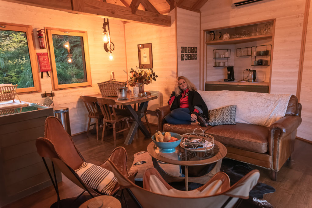 Belles et bonnes adresses dans la creuse : un séjour romantique à l'automne dans la cabane perchée du château de Mémanat