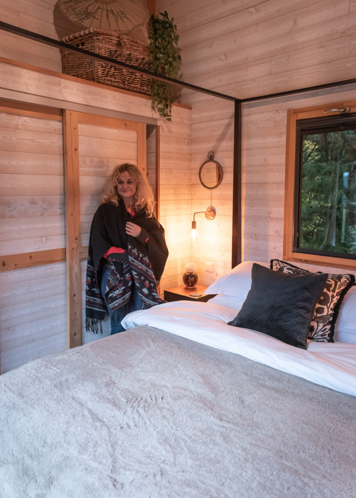 Belles et bonnes adresses dans la creuse : un séjour romantique à l'automne dans la cabane perchée du château de Mémanat