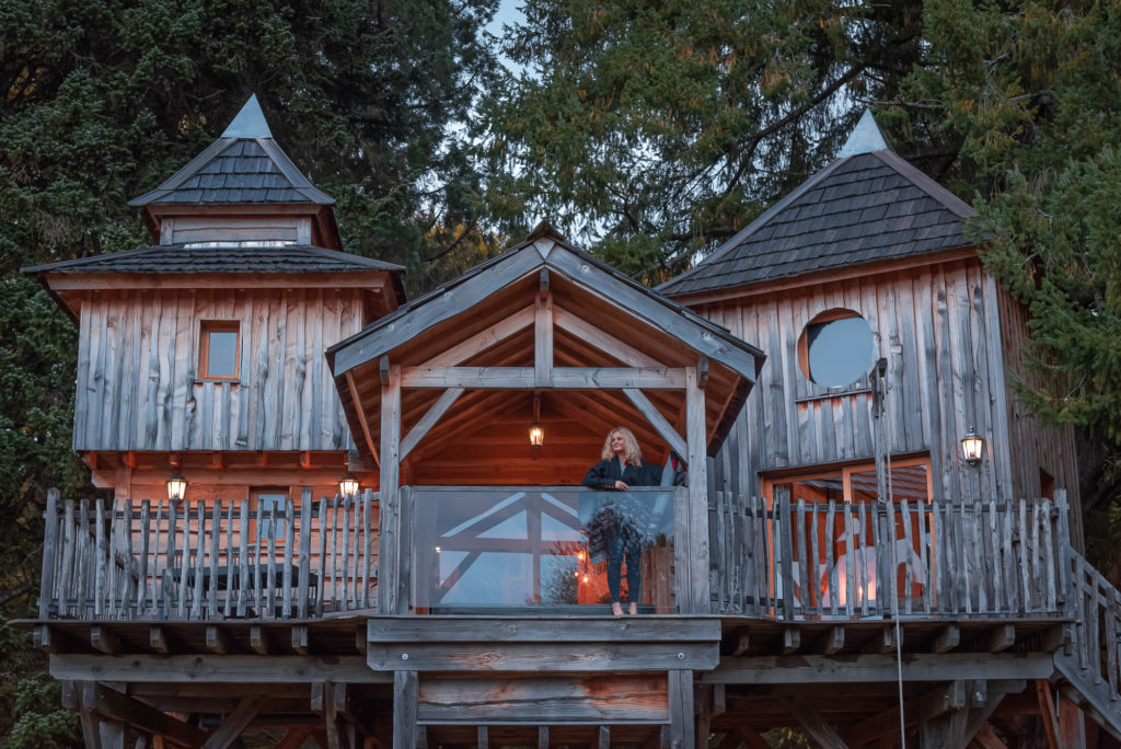 Belles et bonnes adresses dans la creuse : un séjour romantique à l'automne dans la cabane perchée du château de Mémanat