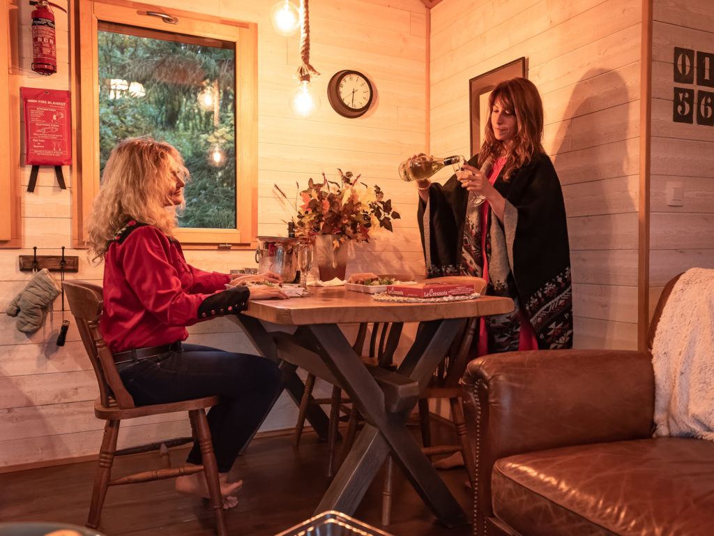 Belles et bonnes adresses dans la creuse : un séjour romantique à l'automne dans la cabane perchée du château de Mémanat