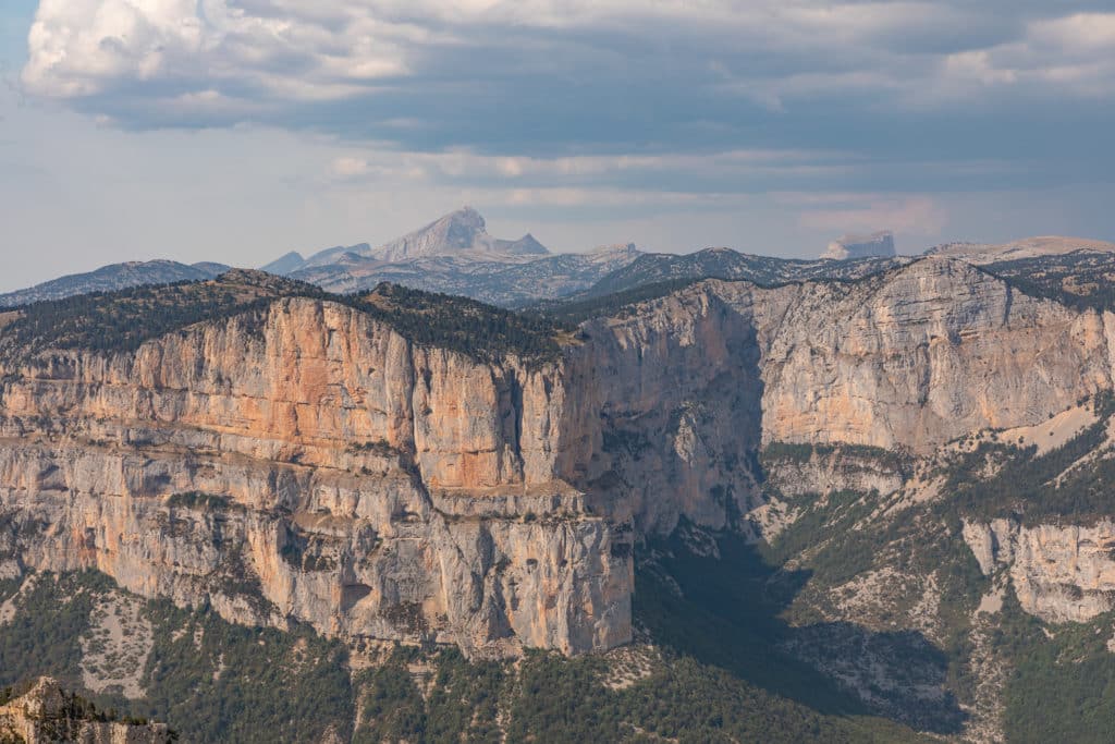 Que voir et que faire dans le Diois, Drôme ? Les plus belles randonnées du Diois, avec vue sur le Mont Aiguille. Les lavandes du Diois