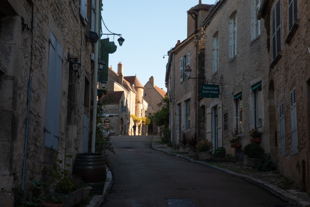 Découvrez la Bourgogne en automne : la roche de Solutré, Fontenay, Vézelay, Bussy-Rabutin, Châteauneuf en Auxois. Bonnes adresses en Bourgogne