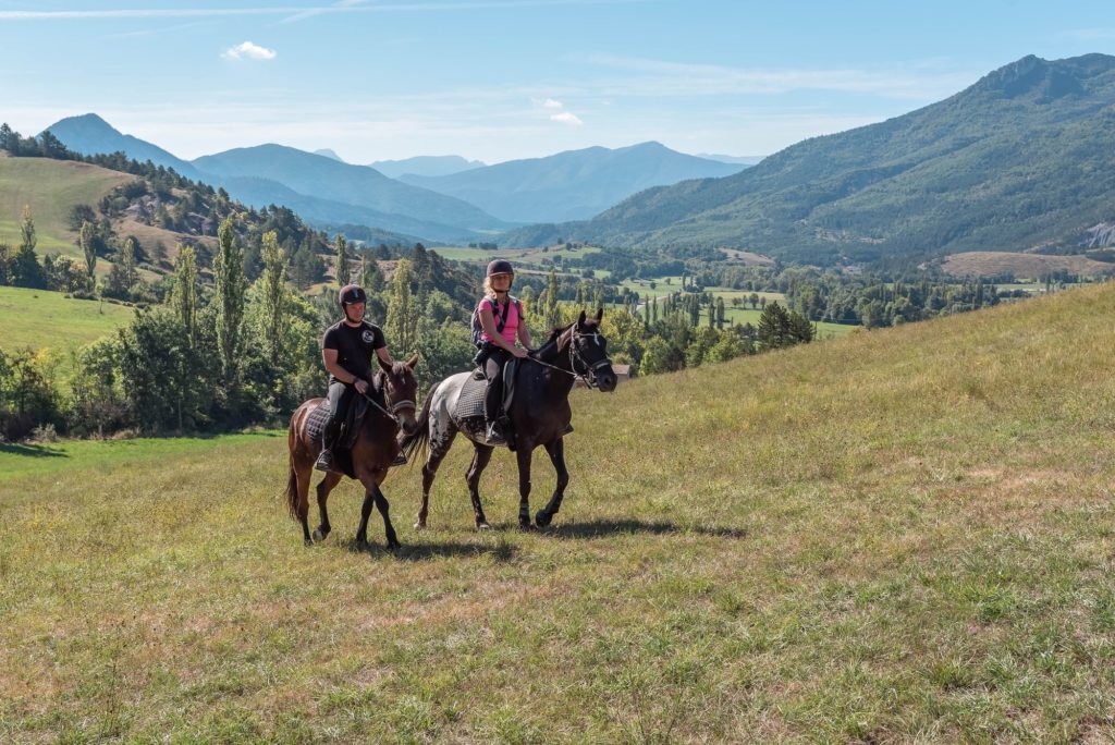 Les Alpes de Haute Provence à cheval : 3 jours de randonnée équestre dans la région de Digne-les-Bains, au coeur des Alpes du Sud