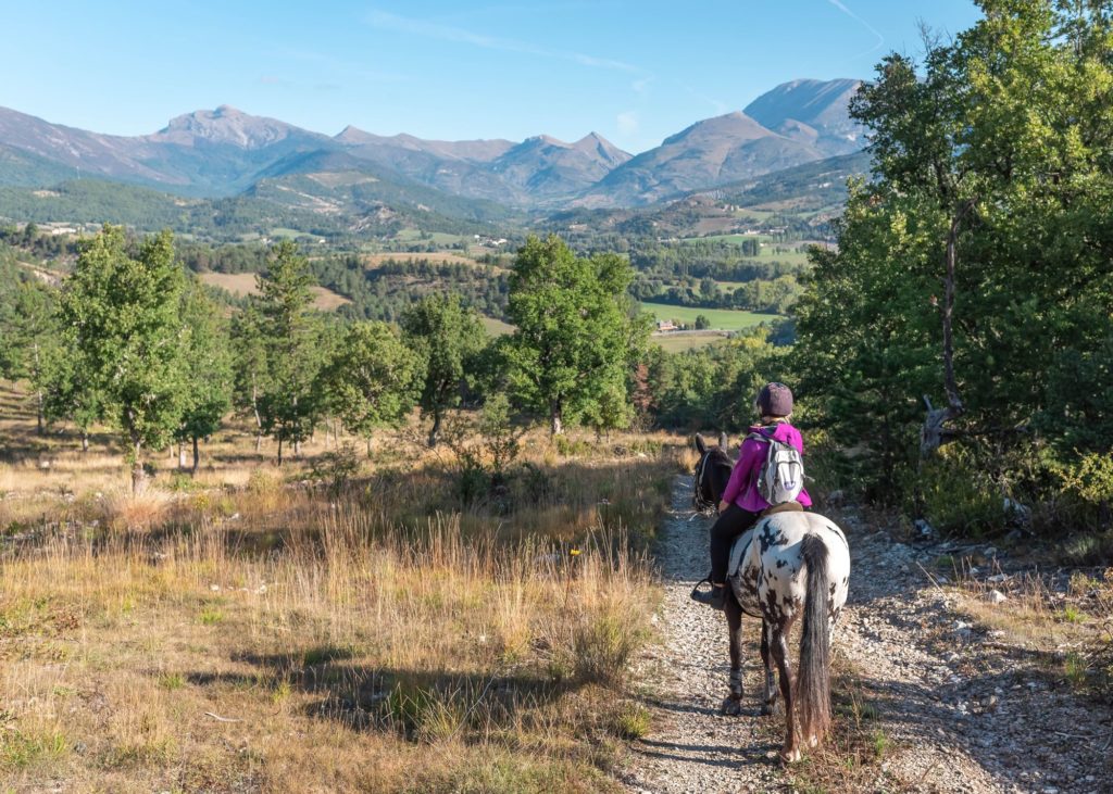 Les Alpes de Haute Provence à cheval : 3 jours de randonnée équestre dans la région de Digne-les-Bains, au coeur des Alpes du Sud