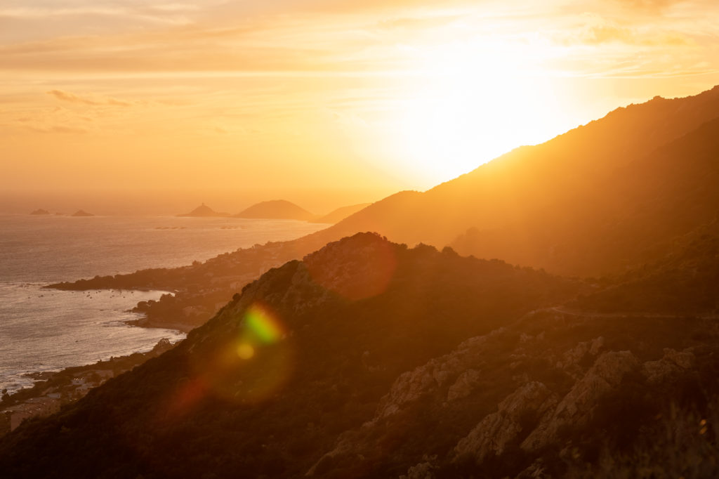 Voyager à Ajaccio à l'automne, entre mer et montagne, à la rencontre des artisans et producteurs : immersion dans le terroir corse et bonnes adresses!