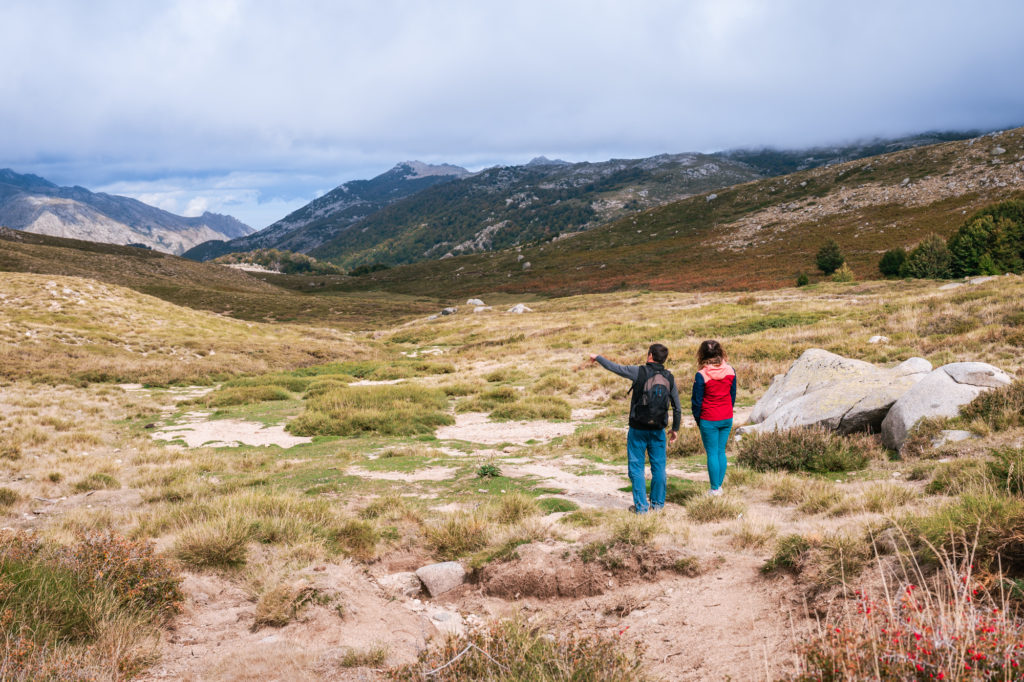 Voyager à Ajaccio à l'automne, entre mer et montagne, à la rencontre des artisans et producteurs : immersion dans le terroir corse et bonnes adresses!
