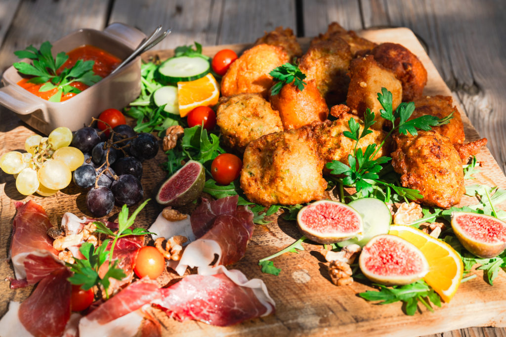 Voyager à Ajaccio à l'automne, entre mer et montagne, à la rencontre des artisans et producteurs : immersion dans le terroir corse et bonnes adresses!