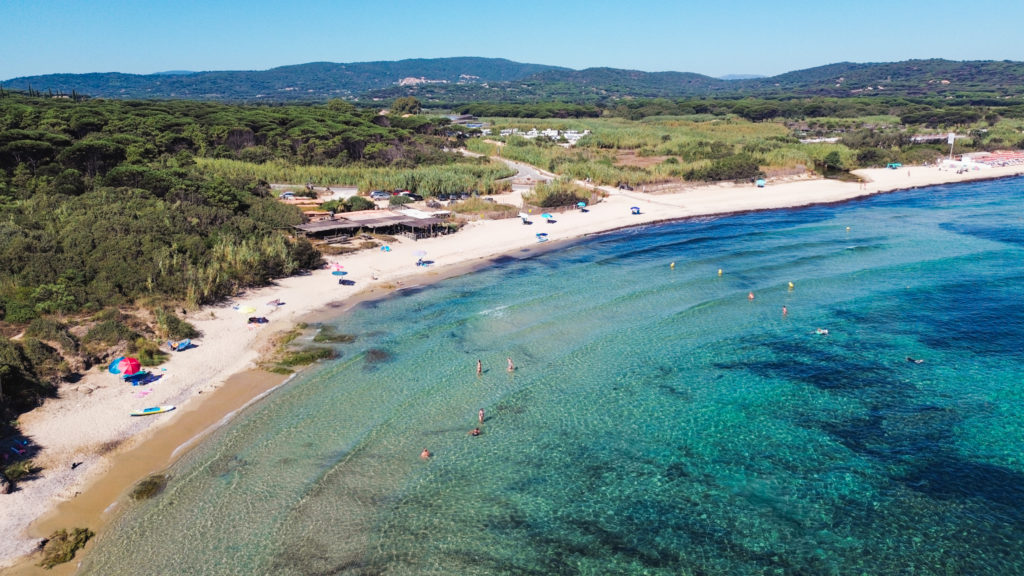 Saint-Tropez sans se ruiner ? Un séjour au Sentier des Pins à Ramatuelle : plage de Pampelonne, Côte d'Azur en beauté et bons plans pour prolonger l’été.
