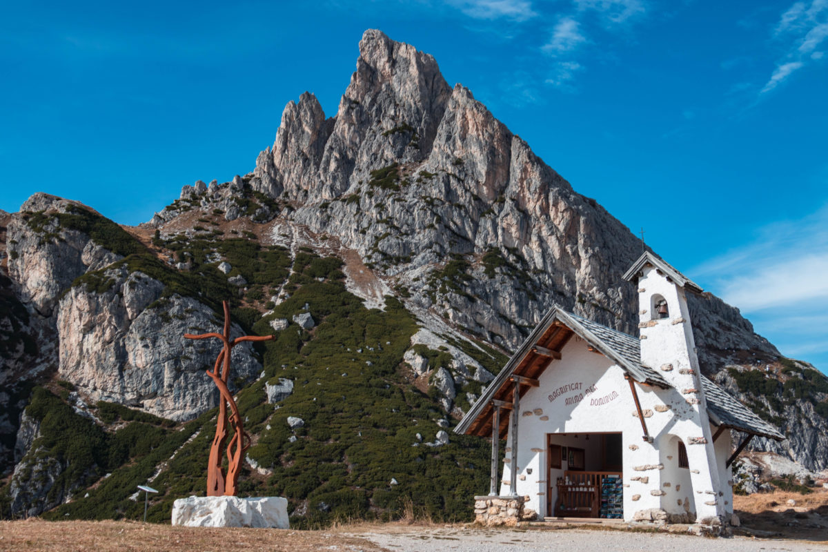 Découvrez les Dolomites à l'automne.