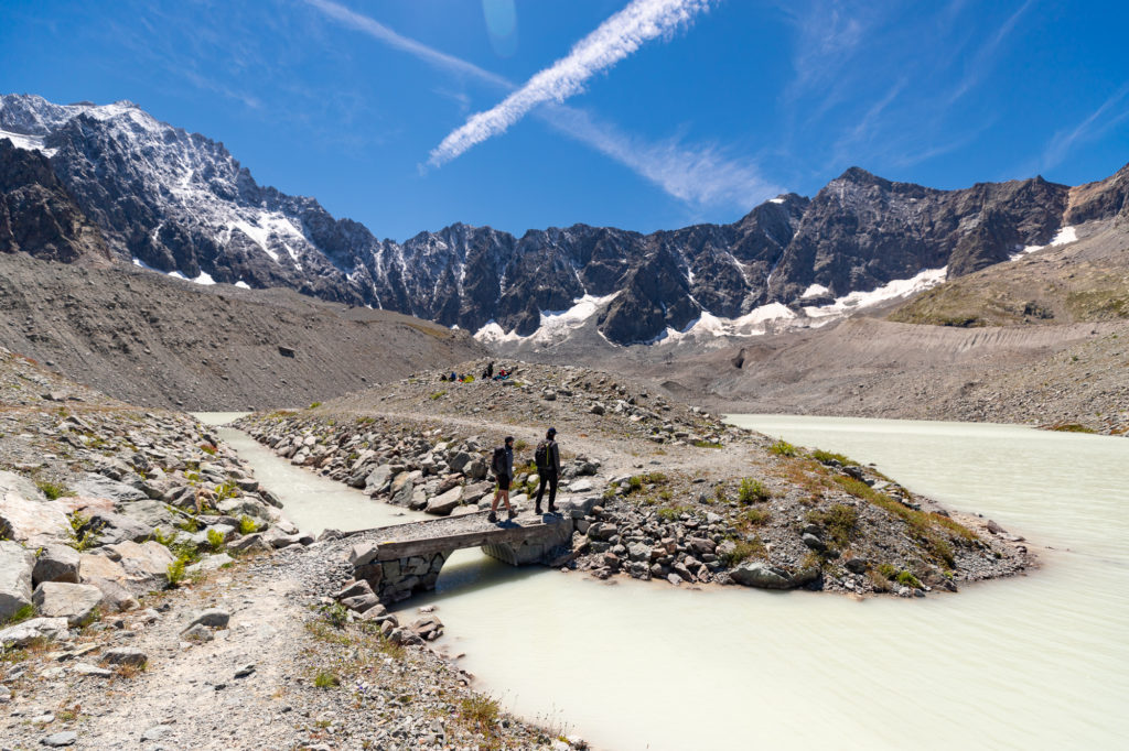 Une randonnée dans le parc national des Ecrins : le lac glaciaire d'Arsine, le réou d'Arsine et le lac de la Douche.