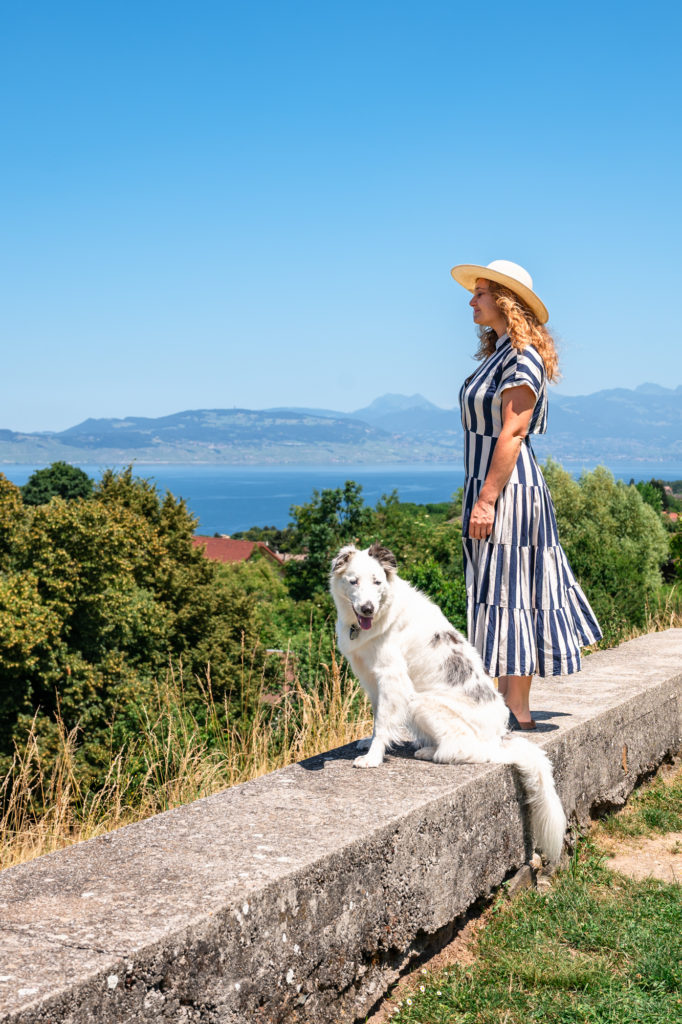 Evian et le lac Léman avec mon chien : bonnes adresses dog friendly, activités nautiques, visites et coups de coeur.