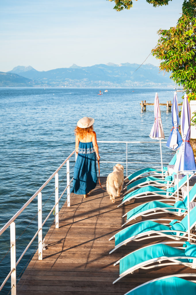 Evian et le lac Léman avec mon chien : bonnes adresses dog friendly, activités nautiques, visites et coups de coeur.