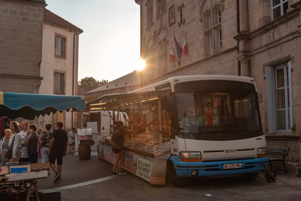 marché nocturne luxeuil les bains vosges du sud