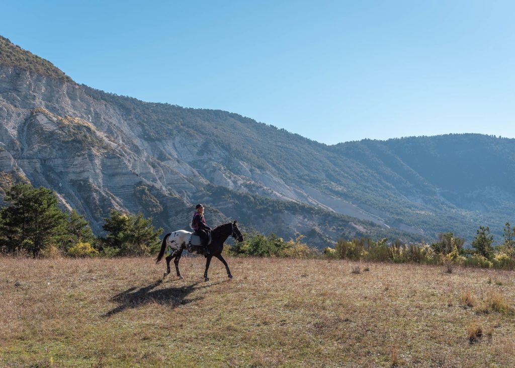 Les Alpes de Haute Provence à cheval : 3 jours de randonnée équestre dans la région de Digne-les-Bains, au coeur des Alpes du Sud