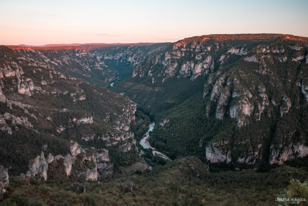 Découvrez les somptueuses Gorges du Tarn et toutes leurs activités incontournables.