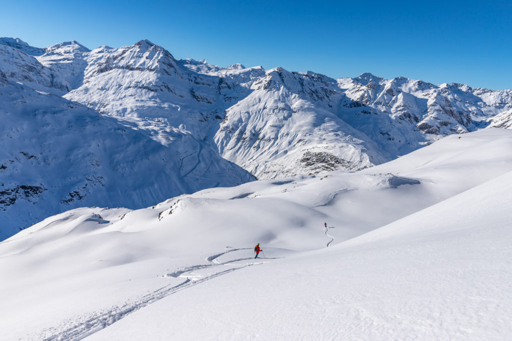 Ski de randonnée en Haute Maurienne Vanoise en hiver, au dessus de Bonneval sur Arc