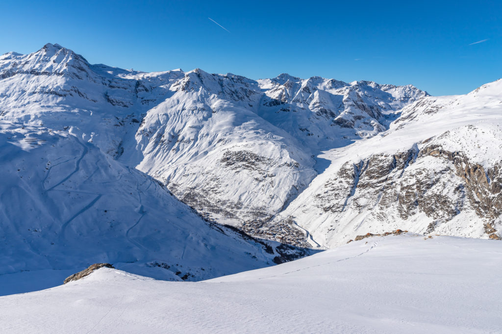 Ski de randonnée en Haute Maurienne Vanoise en hiver, au dessus de Bonneval sur Arc