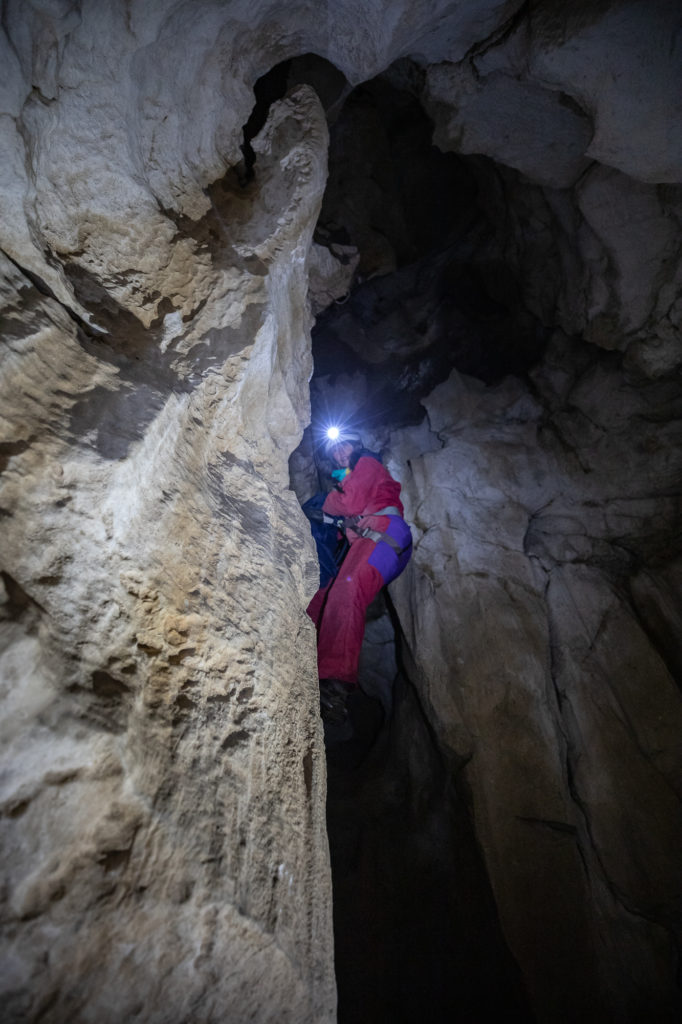 Explorer les chourums du dévoluy : via souterrata, spéléologie