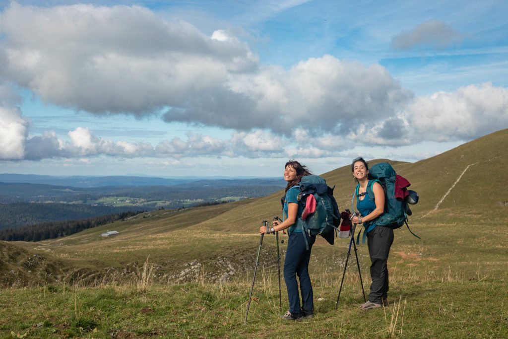 Trois jours de randonnée trek dans le Jura, en autonomie avec bivouac. Itinéraire de randonnée sur les crêtes du Jura autour de Lélex