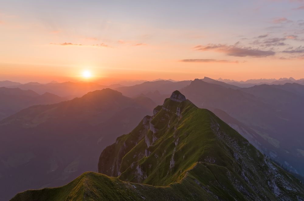 Un beau livre sur les Alpes à offrir : les Alpes, on les aime pour, par Ariane Fornia