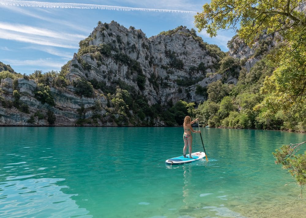 Séjour de rêve dans les Alpes de Haute Provence : les lavandes de Valensole, le lac d'Esparron sur Verdon, les thermes de Gréoux les Bains