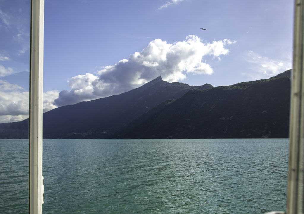 visiter l'abbaye de hautecombe avec mon chien au lac du bourget en savoie
