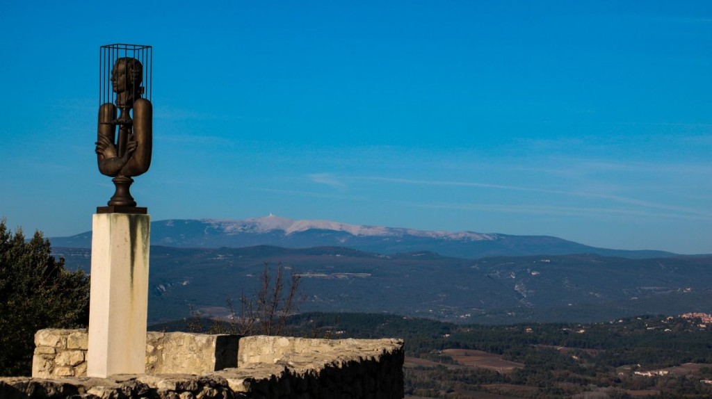 Gefangener Sade, und im Hintergrund, der Mont Ventoux.