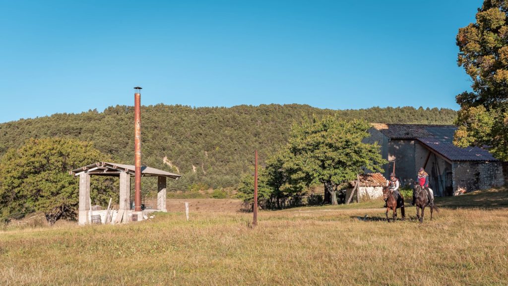 Les Alpes de Haute Provence à cheval : 3 jours de randonnée équestre dans la région de Digne-les-Bains, au coeur des Alpes du Sud