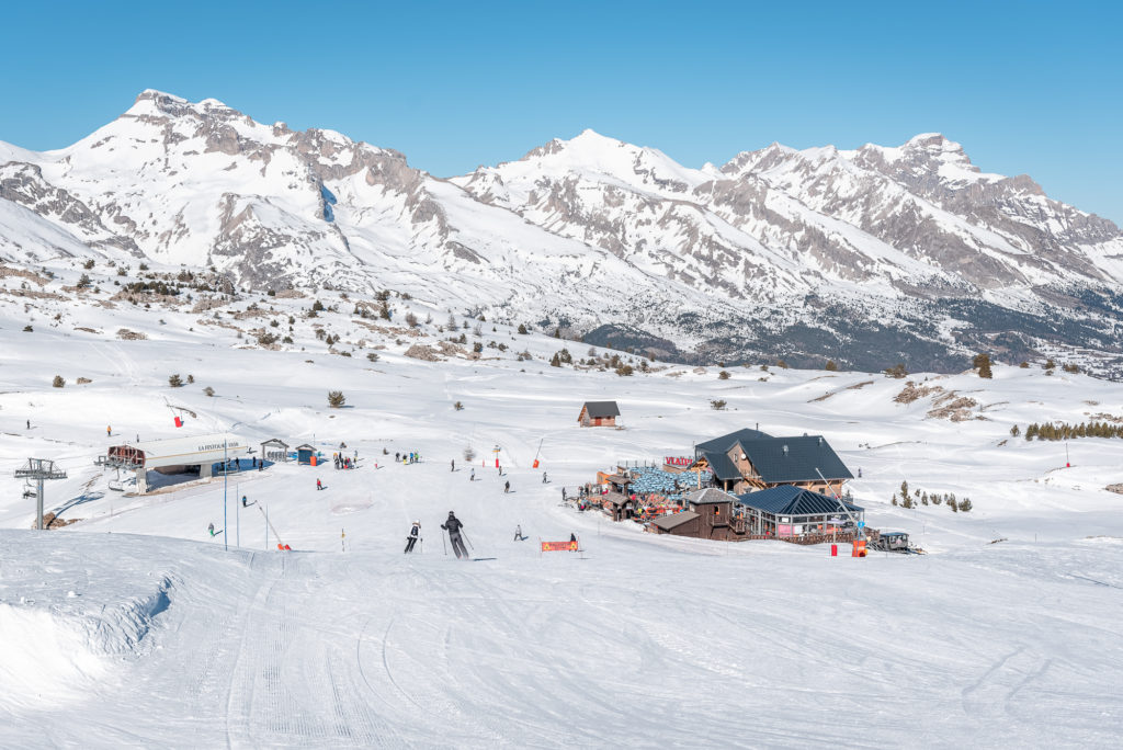 Séjour d'hiver dans Le Dévoluy : ski, randonnée, raquettes, cheval, via souterrata, bonnes adresses. Que faire, que voir au ski dans Le Dévoluy ?