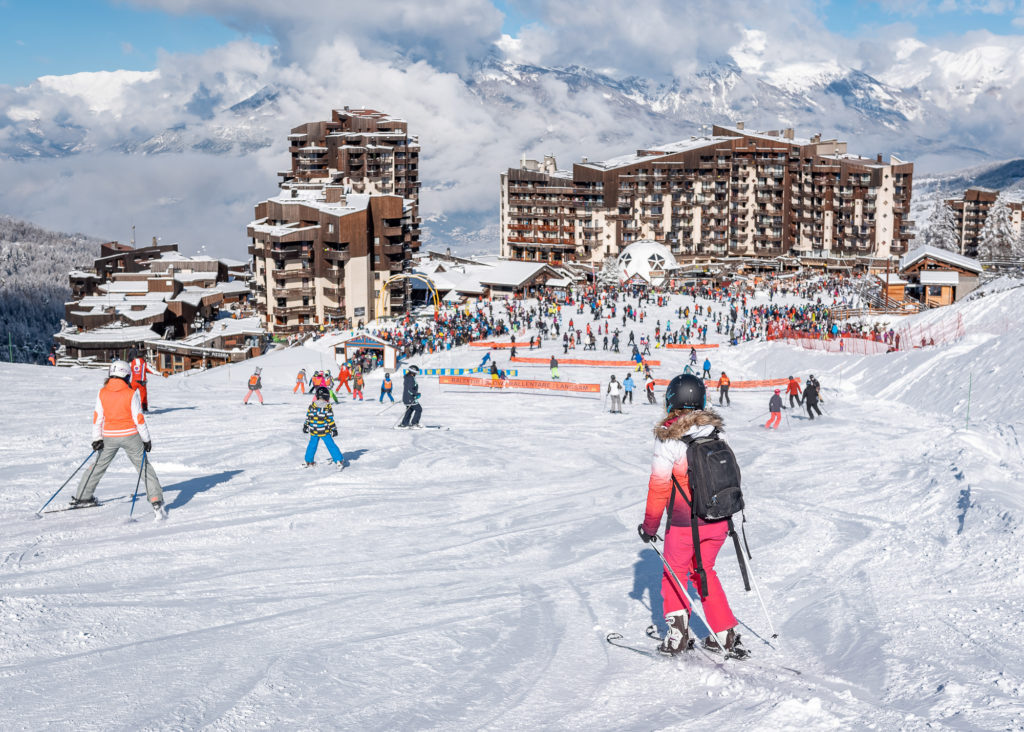 Sublime séjour d'hiver aux Orres, ski au-dessus du lac de Serre-Ponçon et bonnes adresses. Que faire, que voir aux Orres en hiver ?