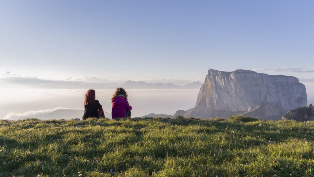 Un beau livre sur les Alpes à offrir : les Alpes, on les aime pour, par Ariane Fornia