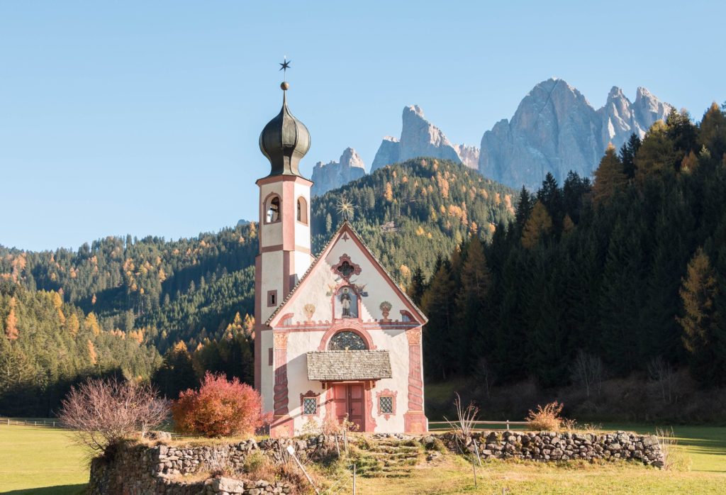 Un beau livre sur les Alpes à offrir : les Alpes, on les aime pour, par Ariane Fornia