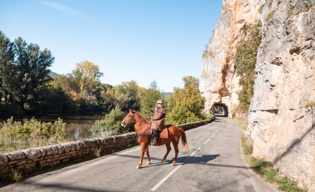 Les chemins de Saint Jacques dans le Lot, à cheval. Randonnée équestre dans le Lot