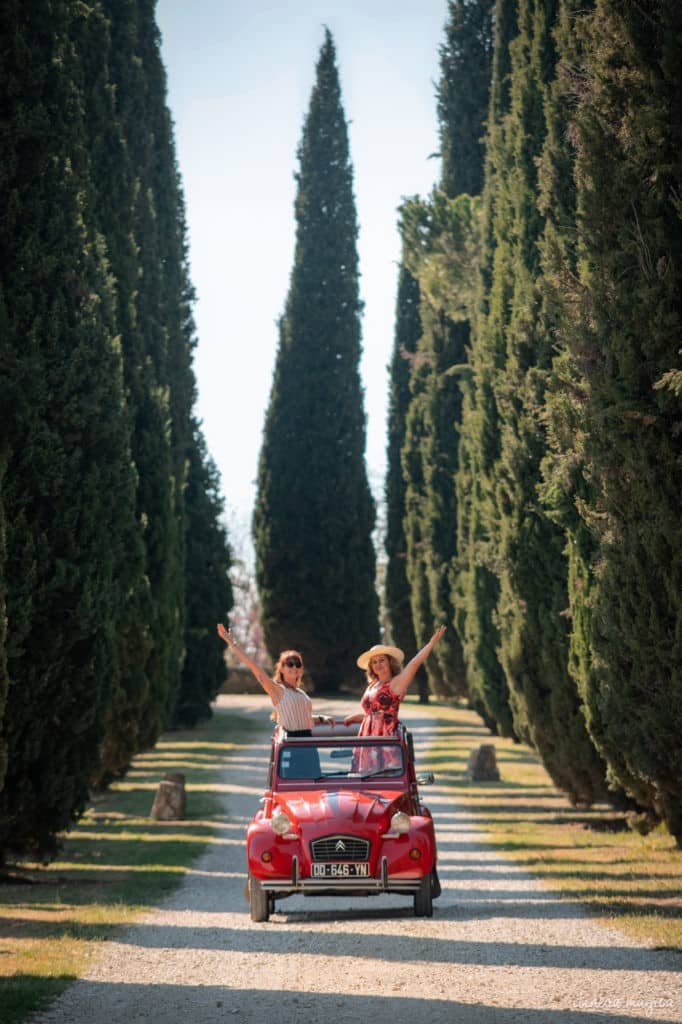 Que voir et que faire autour de Cucuron ? Explorer le sud du Luberon, en 2CV ou en randonnée, entre bonnes adresses et beaux villages.