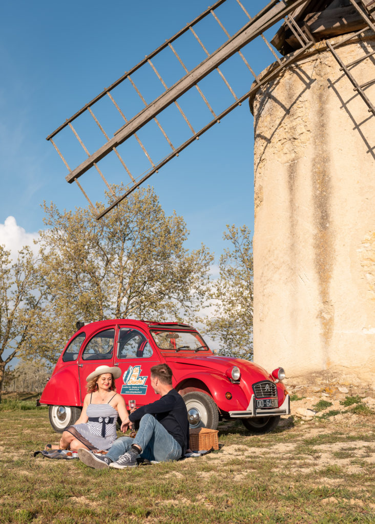 Que voir et que faire autour de Cucuron ? Explorer le sud du Luberon, en 2CV ou en randonnée, entre bonnes adresses et beaux villages.