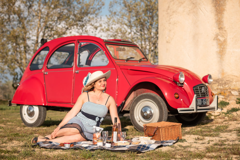 Que voir et que faire autour de Cucuron ? Explorer le sud du Luberon, en 2CV ou en randonnée, entre bonnes adresses et beaux villages.