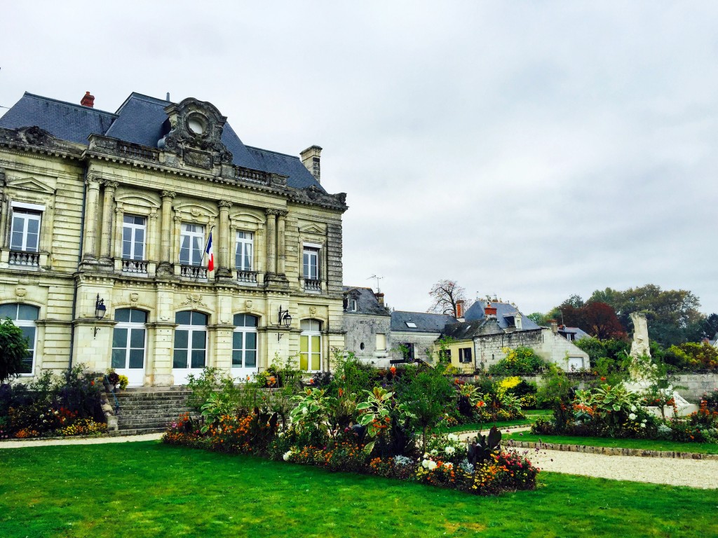 La ravissante mairie du village de Rosiers-sur-Loire