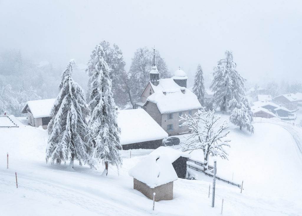 Que voir à Megève ? Blog sur un séjour d'hiver à Megève, avec bonnes adresses, ski de rando, survol du Mont Blanc, calèches, igloo...