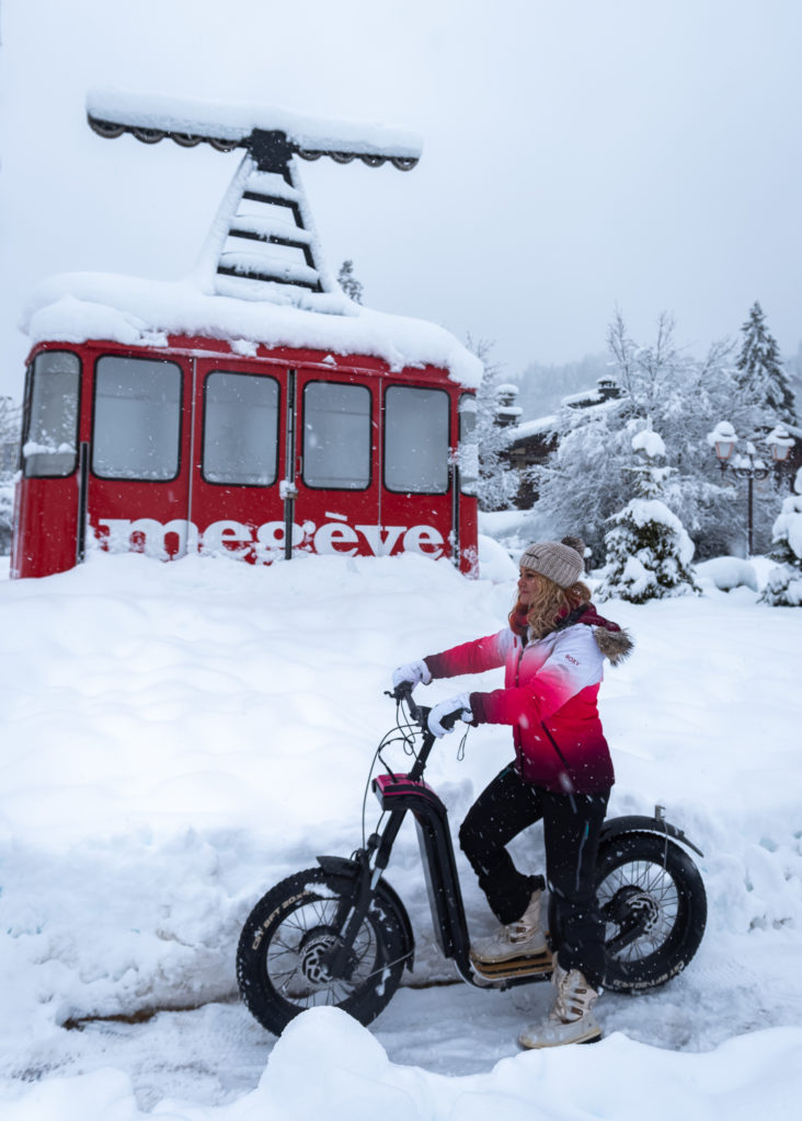 Que voir à Megève ? Blog sur un séjour d'hiver à Megève, avec bonnes adresses, ski de rando, survol du Mont Blanc, calèches, igloo...