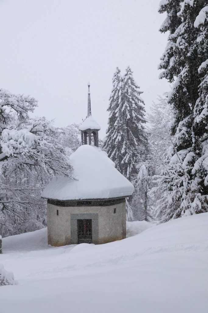 Que voir à Megève ? Blog sur un séjour d'hiver à Megève, avec bonnes adresses, ski de rando, survol du Mont Blanc, calèches, igloo...