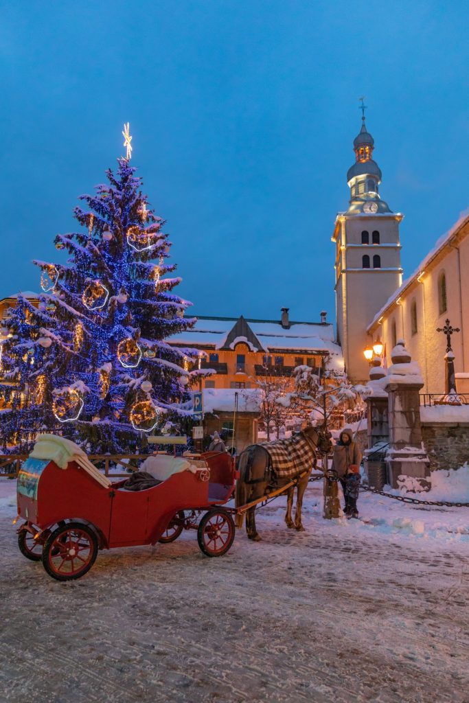 Que voir à Megève ? Blog sur un séjour d'hiver à Megève, avec bonnes adresses, ski de rando, survol du Mont Blanc, calèches, igloo...