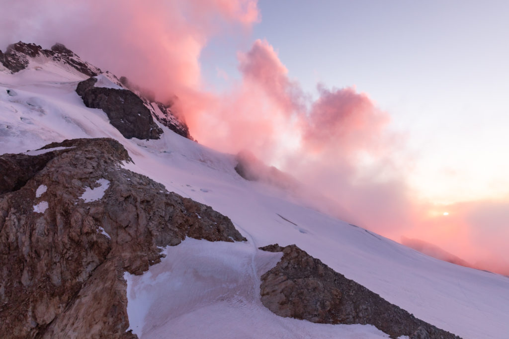 Ascension de la Meije orientale; alpinisme en Oisans : nuit au refuge de l'Aigle