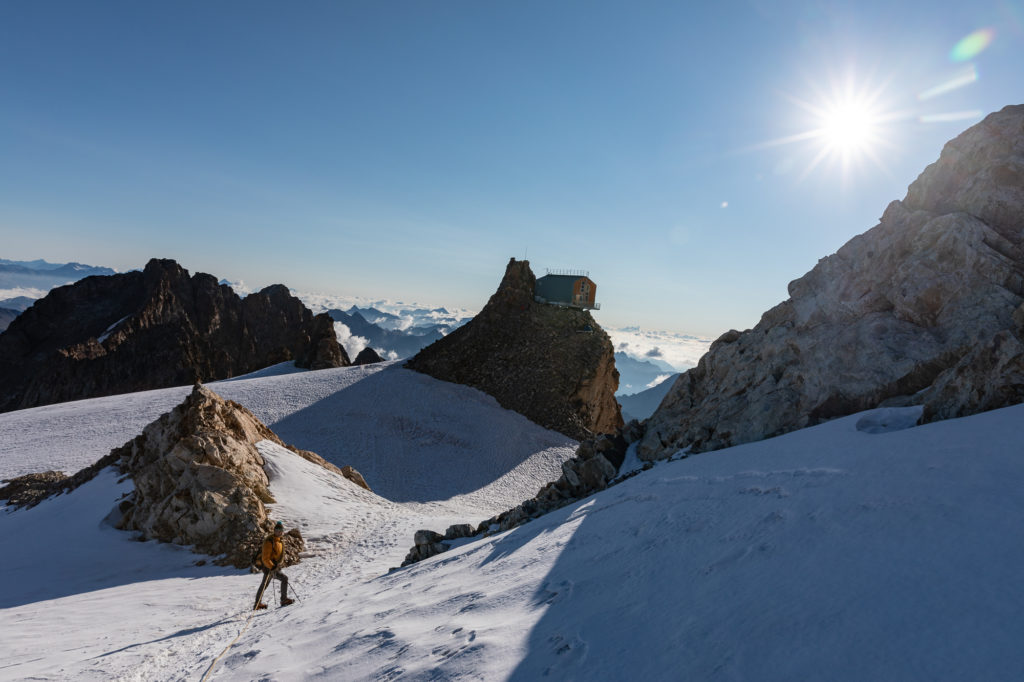 Ascension de la Meije orientale; alpinisme en Oisans : nuit au refuge de l'Aigle