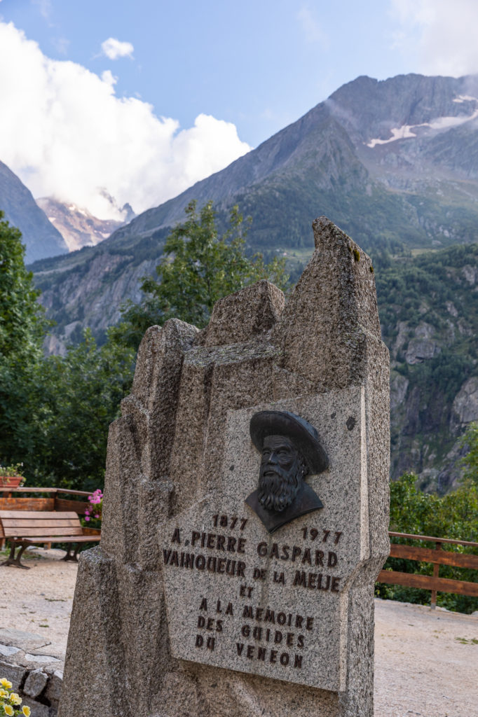 monument pierre gaspard de la meije