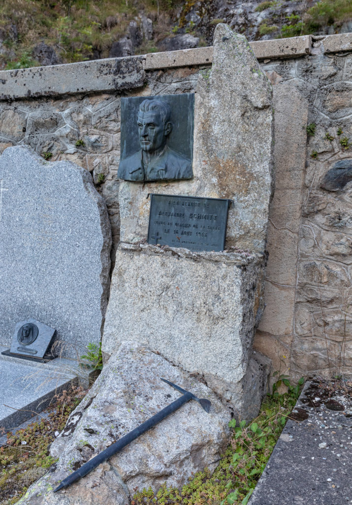 cimetiere alpinistes oisans