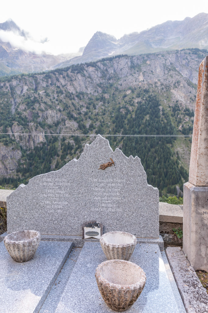 cimetiere alpinistes oisans